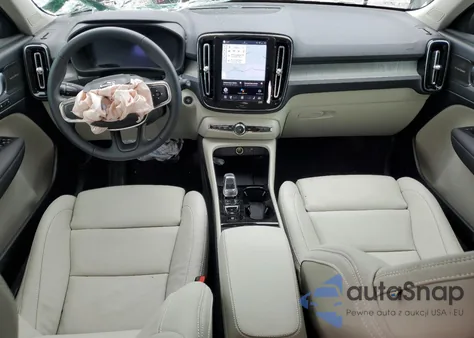 2026 Volvo Xc40 Ultra z USA, uszkodzony, nr VIN YV4L12UM1T2660279